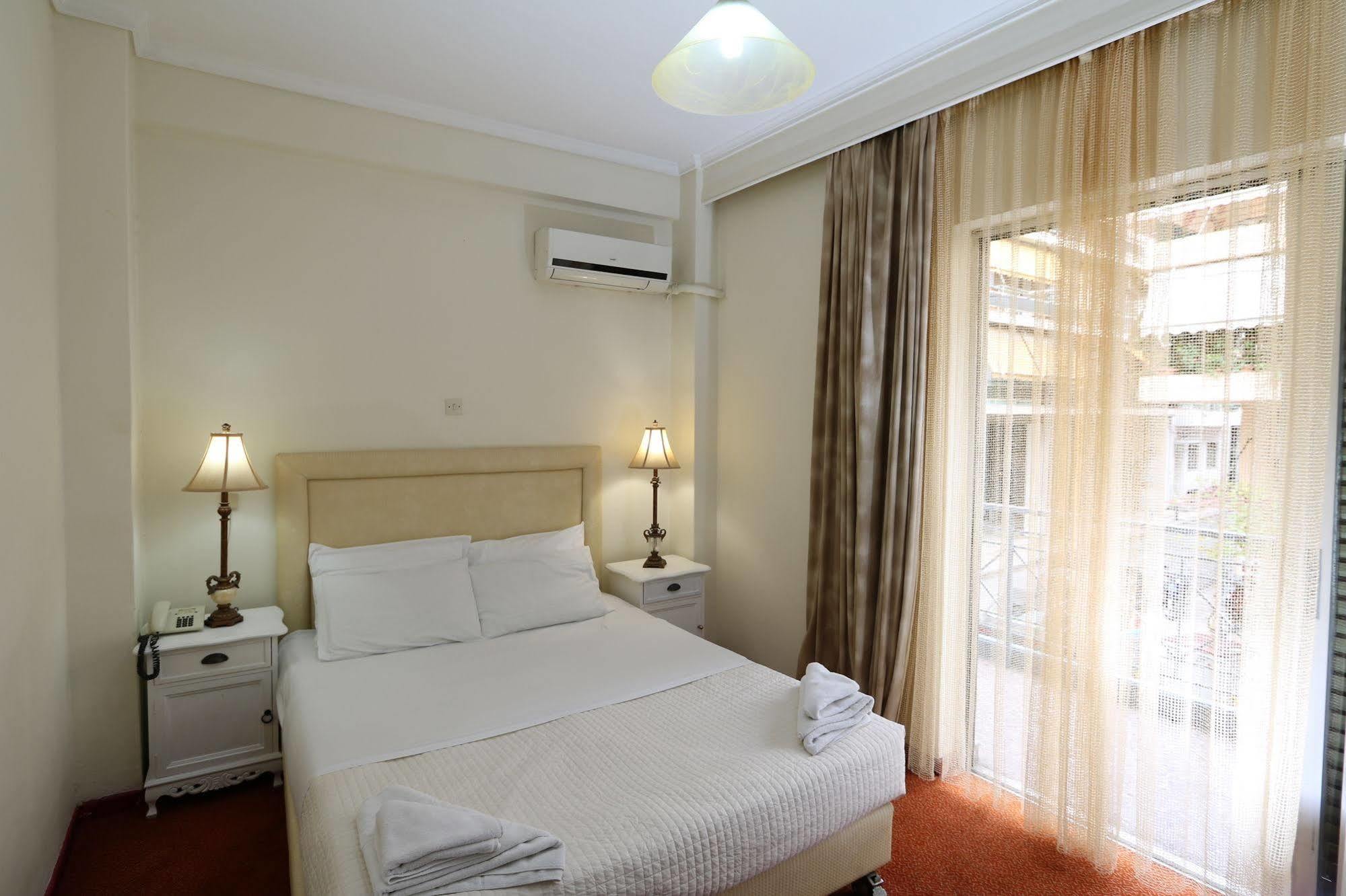 Athens Delta Hotel Екстериор снимка